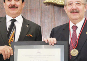 Entregan el Premio Excelencia Judicial 2015 al Ministro Luis María Aguilar Morales