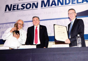 José León Sánchez, Premio Nelson Mandela por su Labor a Favor de los Derechos Humanos