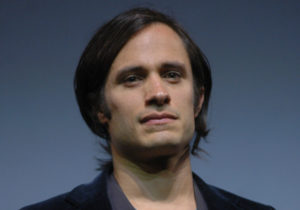 Gael García repudia a Manuel Bartlett como director de CFE