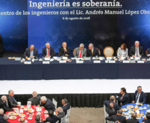 López Obrador se reúne con ingenieros mexicanos