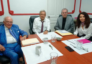 López Obrador prepara Constitución Moral