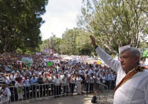 La situación de bancarrota no permitirá cumplir con demandas sociales, AMLO