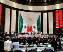 Padres de los 43 desaparecidos de Ayotzinapa fueron recibidos en la Cámara de Diputados