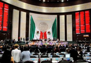 Padres de los 43 desaparecidos de Ayotzinapa fueron recibidos en la Cámara de Diputados