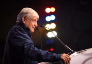 Gobierno Federal respaldará inversiones realizadas en aeropuerto: AMLO