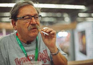 Senado no oye las disculpas de Taibo y frena reforma