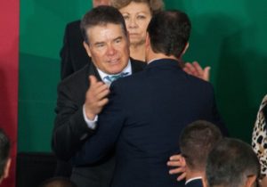 Líder de la SNTE pide licencia