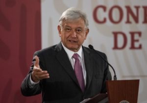 Senado recibe iniciativa para eliminar fuero del presidente