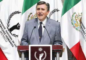 La Guardia Nacional Trae Armas Bajo el Brazo