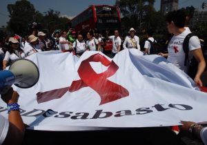 Se amparan pacientes con VIH contra desabasto de medicamentos