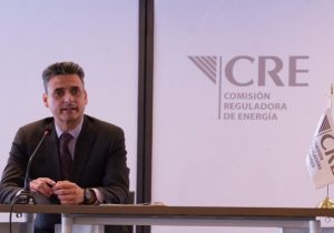 Renuncia Guillermo García titular de la CRE