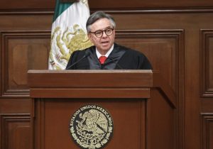 Ministro Medina Mora desmiente transferencias millonarias