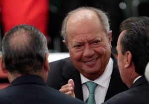 Obtiene Romero Deschamps amparo