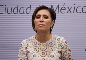Rosario Robles exige juicio justo; AMLO responde