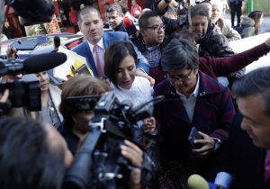 Rosario Robles visitó el Reclusorio Sur