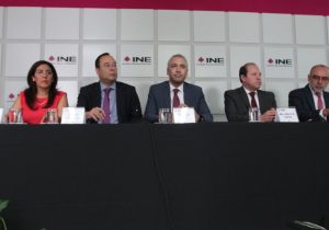 Niega INE ser “adorno” ante declaraciones de AMLO