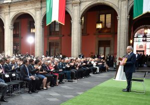 Agradecimientos encabezan el 1er informe de gobierno