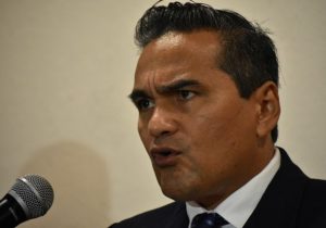 Winckler acusa persecución política