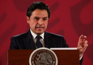 Niega Zoé Robledo riesgo en el monto de pensiones