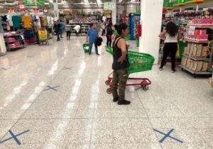 Youtuber es denunciado por peligro de contagio