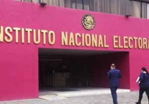 INE promueve controversia constitucional contra el decreto presidencial