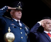Imputan cinco cargos relativos al narcotráfico a Salvador Cienfuegos