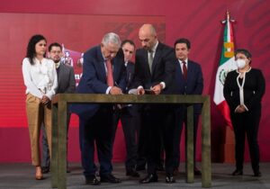 Outsourcing; se presentó iniciativa, ¿y luego?