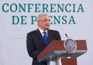 Propondrá AMLO regresar las funciones de los OCA a las secretarías de Estado
