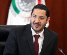 No le corresponde al INE definirse ideológica y políticamente en una contienda electoral: Martí Batres